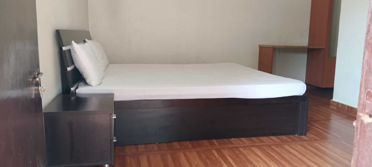 Single Bed Room